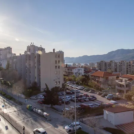 Luxury 3 Bedroom Penthouse - Terrace And View *