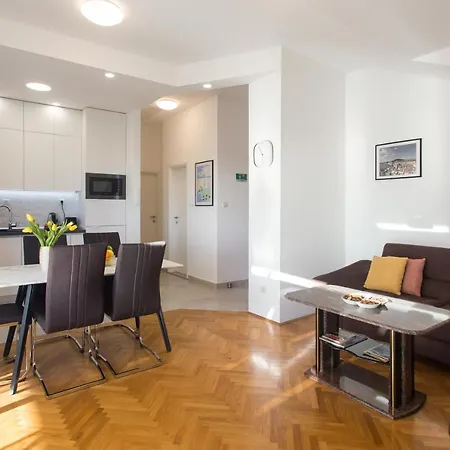 Apartment Luxury 3 Bedroom Penthouse - Terrace And View *