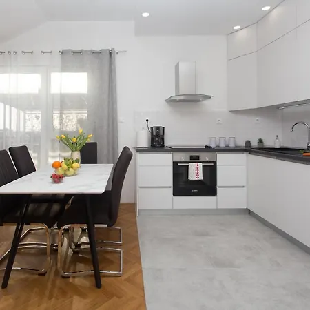 Luxury 3 Bedroom Penthouse - Terrace And View Apartment Split