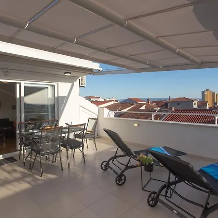 Apartment Luxury 3 Bedroom Penthouse - Terrace And View